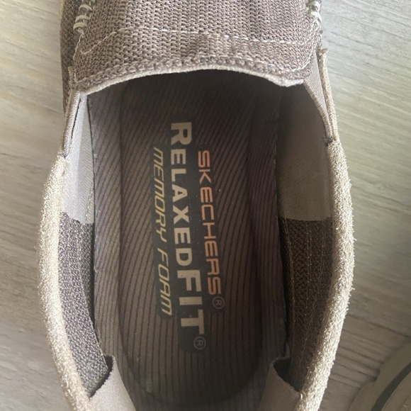 Skechers Superior Milford Tan Relaxed Fit Loafer Slip-On Mens Shoes Size 10.5 - Picture 9 of 11